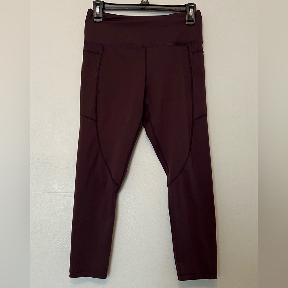 Zyia Active Burgundy High Waisted Pocket Capris Activewear Leggings Women Medium